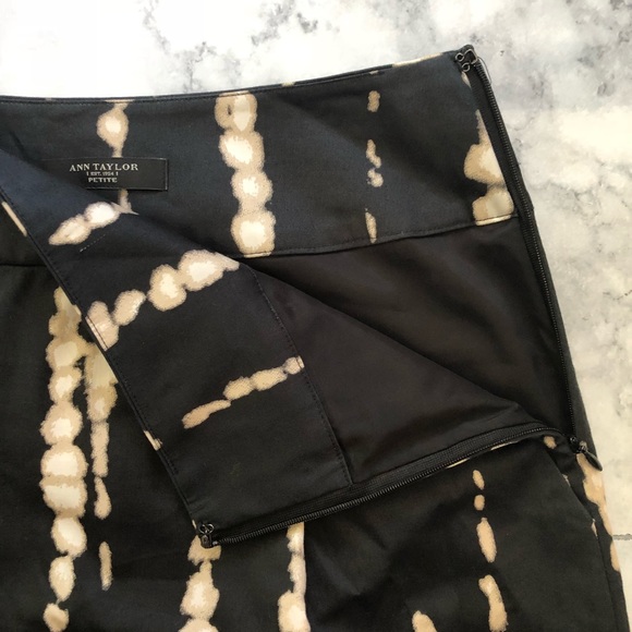 ANN TAYLOR PETITE SKIRT WITH POCKETS - Picture 5 of 7